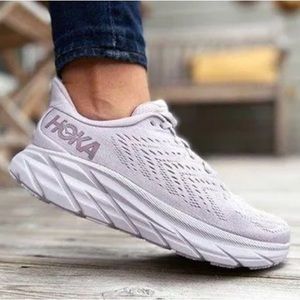 ON HOLD ! NEW hoka clifton 8 sneakers in Elderberry/Lilac marble